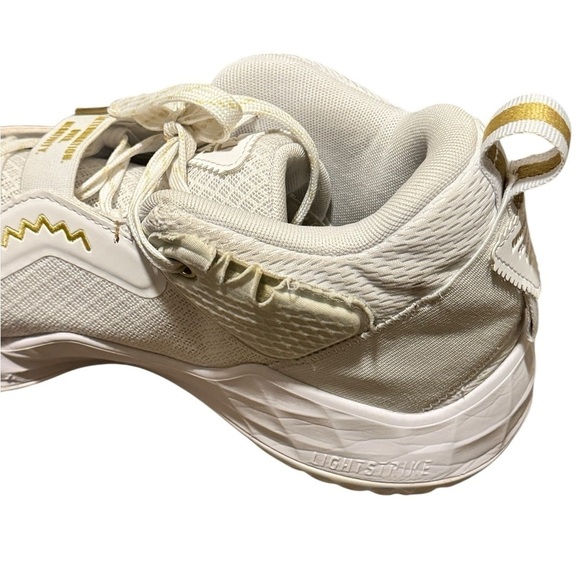 Donovan Mitchell D.O.N Issue 3 Size 10 - Picture 7 of 7